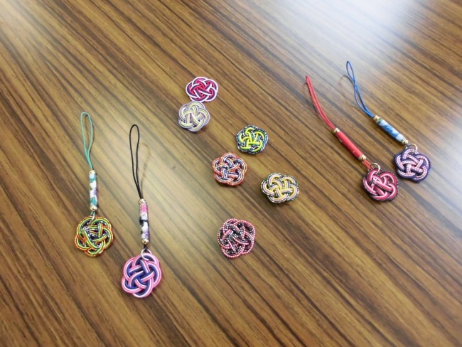 皆さんの作った作品。色の組み合わせもたのしいですね。